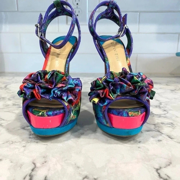 Gianni Bini Peep Toe Multicolored Heel Shoe Size 8.5 - Picture 3 of 10